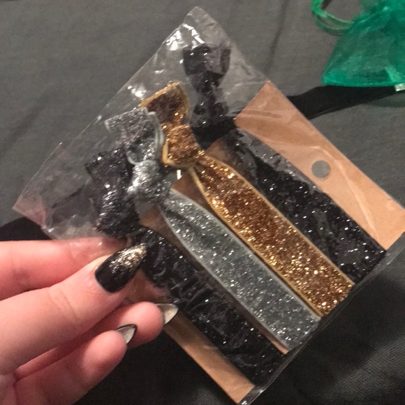 Accessory Bundle - Picture 5 of 7